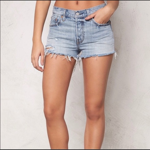 levis waveline shorts